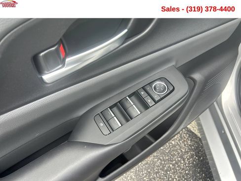 Certified 2024 Toyota Prius XLE FWD image 11