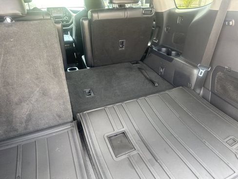 Used 2020 Toyota Highlander XLE AWD/4WD image 16