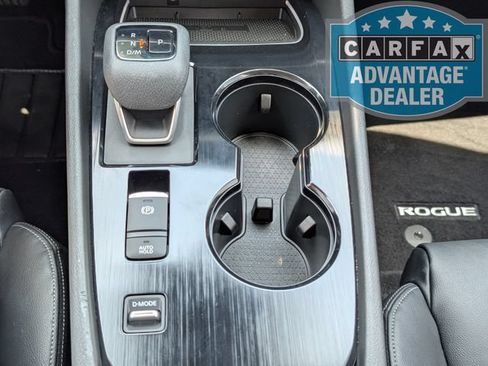 Used 2025 Nissan Rogue SL w/ SL Premium Package FWD image 11