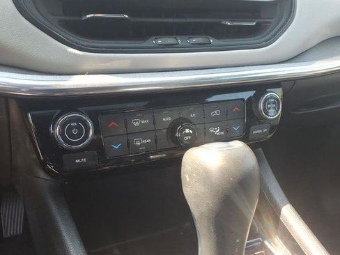Certified 2023 Jeep Compass Limited w/ Elite Group AWD/4WD image 18