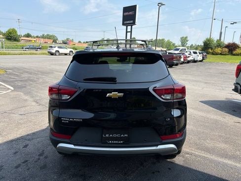 Used 2022 Chevrolet TrailBlazer LT w/ Convenience Package AWD/4WD image 4