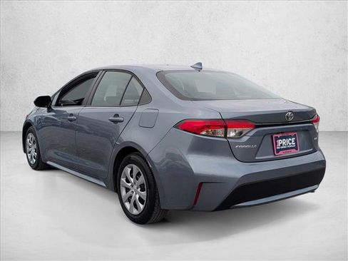 Used 2022 Toyota Corolla LE image 8