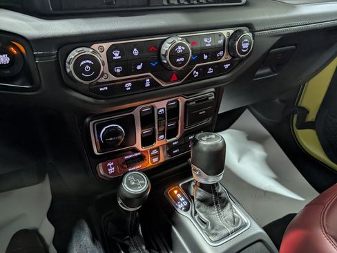 Used 2024 Jeep Wrangler Unlimited Rubicon 392 image 25