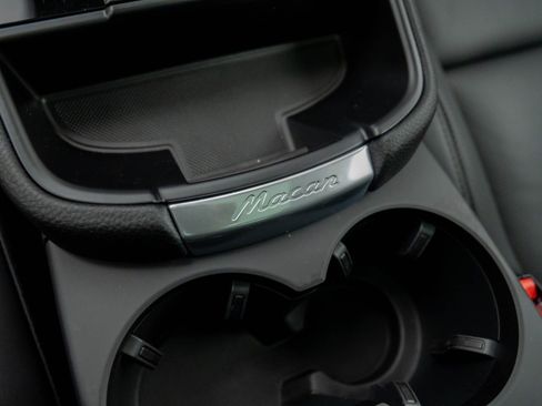 Certified 2026 Porsche Macan AWD/4WD image 21