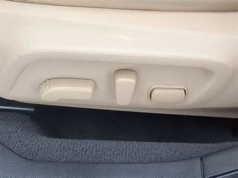 Used 2017 Subaru Outback 2.5i Limited image 16