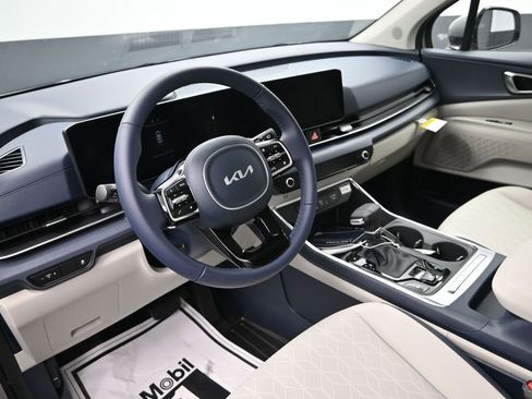 New 2026 Kia Carnival EX FWD image 13