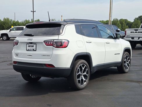 Used 2025 Jeep Compass Limited AWD/4WD image 4