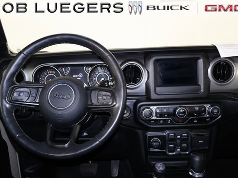 Used 2022 Jeep Gladiator Sport AWD/4WD image 13