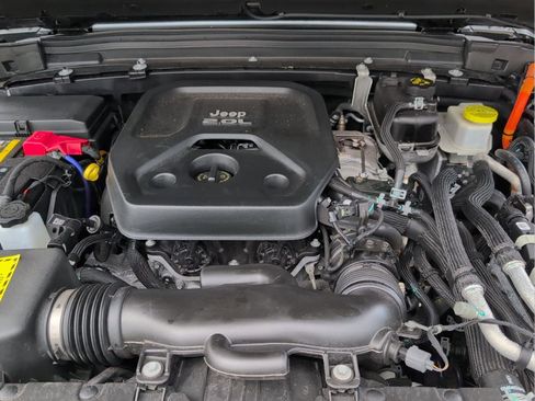 Used 2021 Jeep Wrangler Unlimited Sahara w/ Safety Group image 39