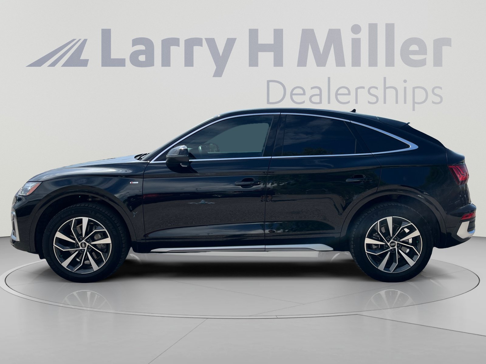 Used 2023 Audi Q5 2.0T Premium Plus w/ Premium Plus Package AWD/4WD image 2