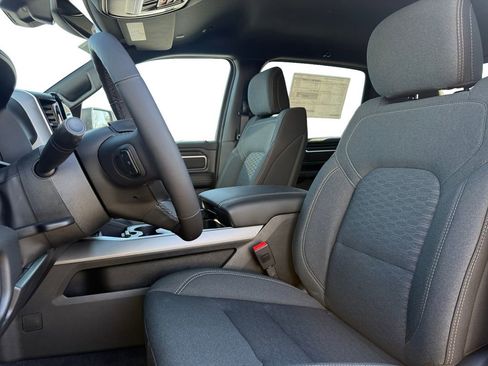 New 2026 RAM 1500 4x4 Crew Cab image 9