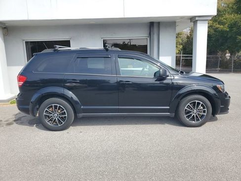 Used 2018 Dodge Journey SE w/ Blacktop Package image 7