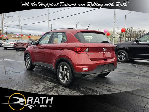 Used 2024 Hyundai Venue SEL image 8