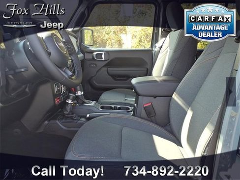 New 2025 Jeep Gladiator Willys image 14