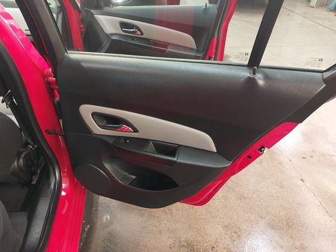 Used 2014 Chevrolet Cruze LS image 25