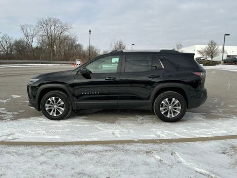 Used 2025 Chevrolet Equinox LT w/ Convenience Package II image 9