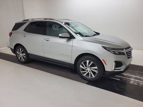 Used 2022 Chevrolet Equinox Premier image 11