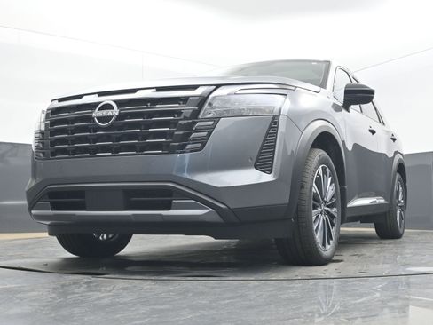 New 2026 Nissan Pathfinder Platinum FWD image 26
