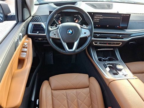 Used 2023 BMW X7 xDrive40i w/ Premium Package image 12
