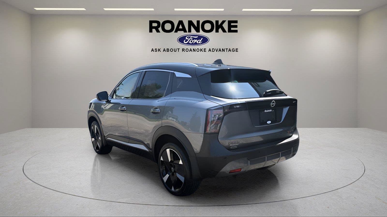 Used 2025 Nissan Kicks SR AWD/4WD image 11