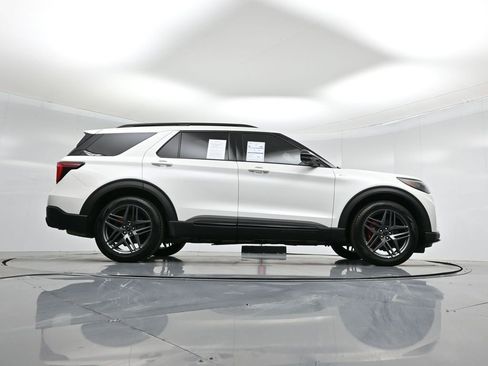 Certified 2025 Ford Explorer ST-Line w/ Premium Package image 51