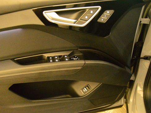 Certified 2023 Audi Q4 e-tron Premium Plus w/ Premium Plus image 9