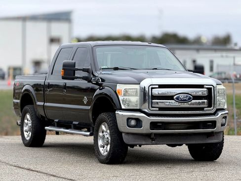 Used 2011 Ford F250 Lariat w/ Lariat Interior Pkg image 1