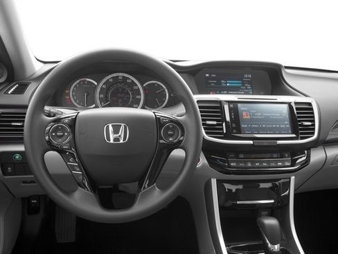 Used 2017 Honda Accord EX image 7