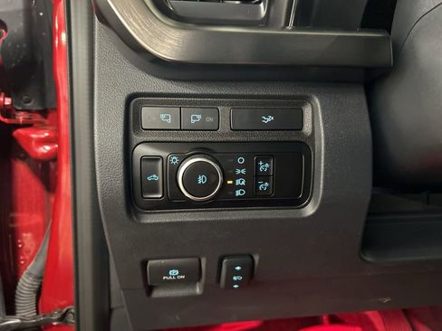 Used 2024 Ford F250 Lariat w/ Lariat Ultimate Package AWD/4WD image 12