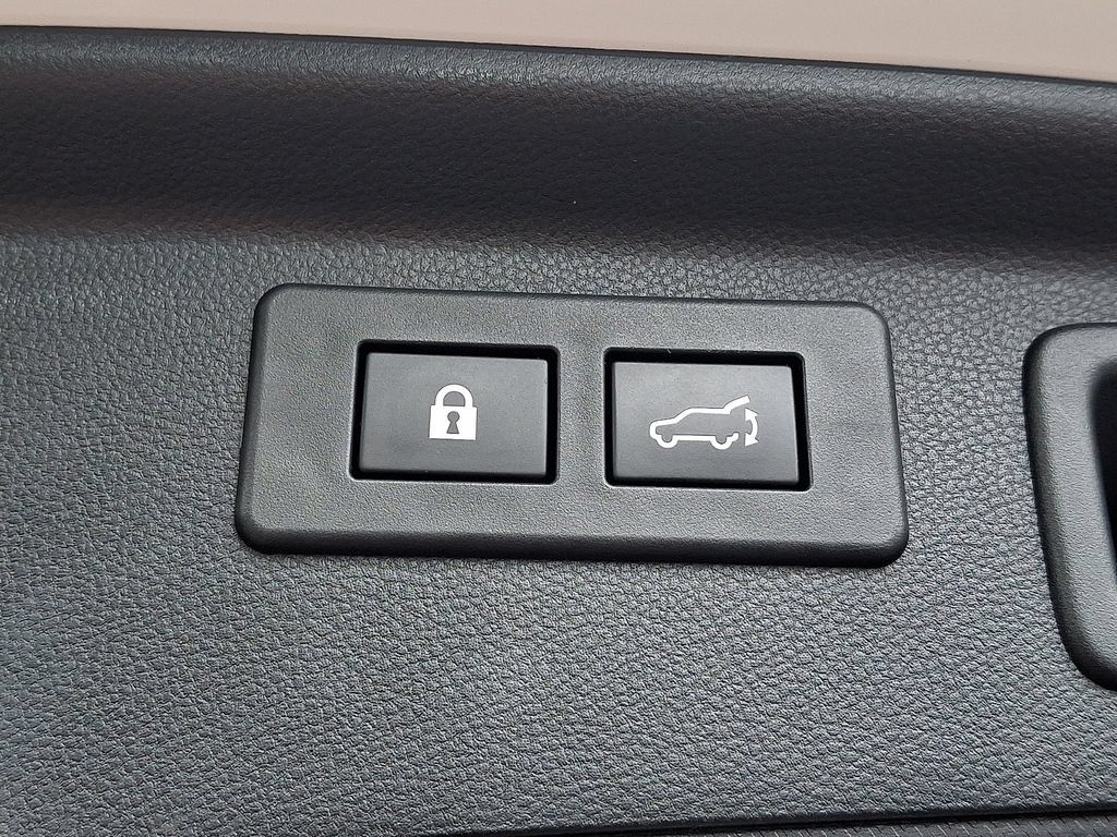 Used 2023 Subaru Forester Premium AWD/4WD image 33