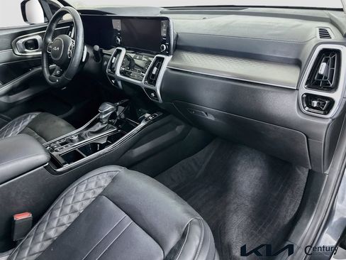 Certified 2022 Kia Sorento SX FWD image 29