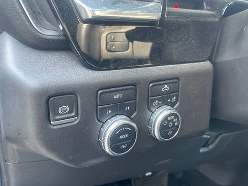 Used 2022 GMC Sierra 1500 Elevation AWD/4WD image 9