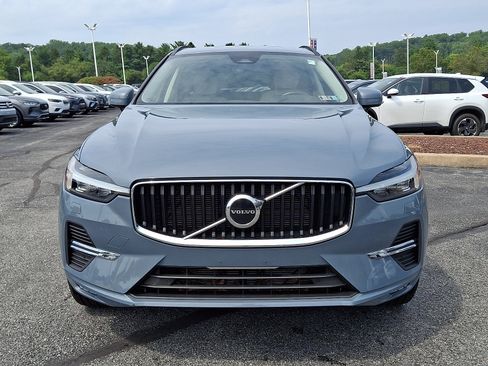 Used 2022 Volvo XC60 B5 Momentum w/ Climate Package AWD/4WD image 2