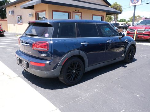 Used 2017 MINI Cooper Clubman FWD image 6