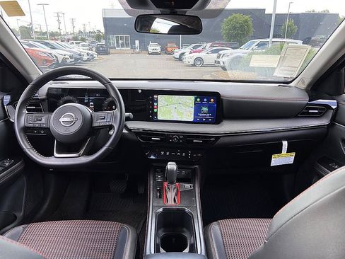 Certified 2025 Nissan Kicks SR FWD image 16
