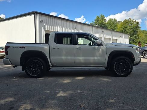 Used 2022 Nissan Frontier PRO-4X w/ Pro-4X Premium Package AWD/4WD image 7