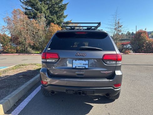 Used 2018 Jeep Grand Cherokee Trailhawk w/ Trailhawk Luxury Group AWD/4WD image 6
