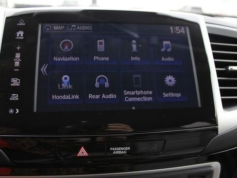 Used 2017 Honda Pilot Touring image 18