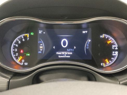 Used 2020 Jeep Grand Cherokee Limited w/ Premium Lighting Group image 23