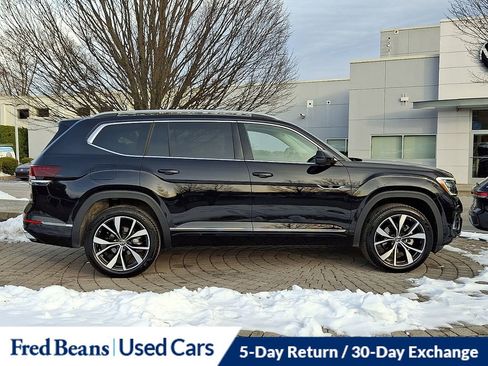 Certified 2025 Volkswagen Atlas SEL Premium R-Line image 7