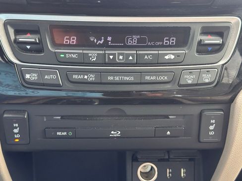 Used 2016 Honda Pilot Touring image 38