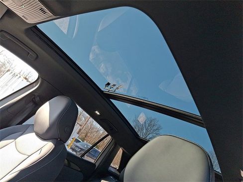 New 2026 Volkswagen Tiguan SE R-Line image 7