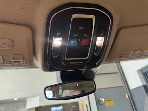 Used 2022 Jeep Grand Cherokee Limited AWD/4WD image 22