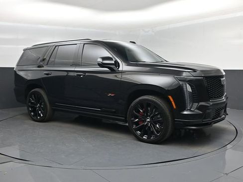 Used 2026 Cadillac Escalade V w/ LPO, ONYX Package AWD/4WD image 1