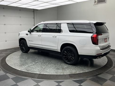 Certified 2025 GMC Yukon XL Denali w/ Sun & Power Step Package AWD/4WD image 2