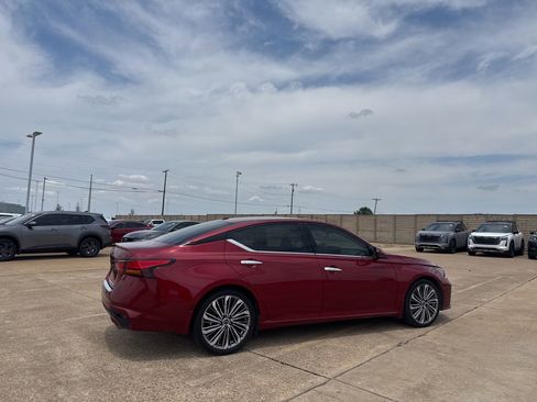 Certified 2023 Nissan Altima 2.5 SL FWD image 24