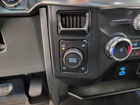 Used 2022 Ford F150 Lariat w/ Equipment Group 501A Mid image 9