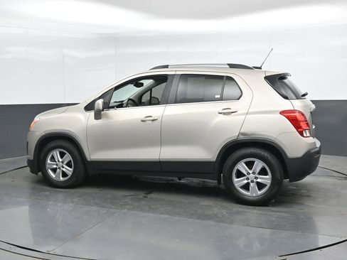 Used 2016 Chevrolet Trax LT w/ LT Convenience Package FWD image 9