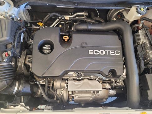 Used 2018 Chevrolet Equinox LS image 30