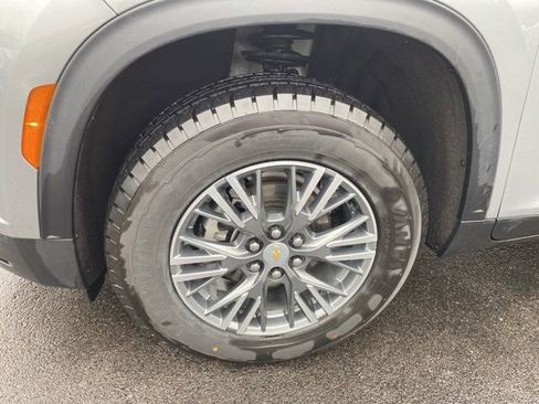 Used 2025 Chevrolet Traverse LT AWD/4WD image 29